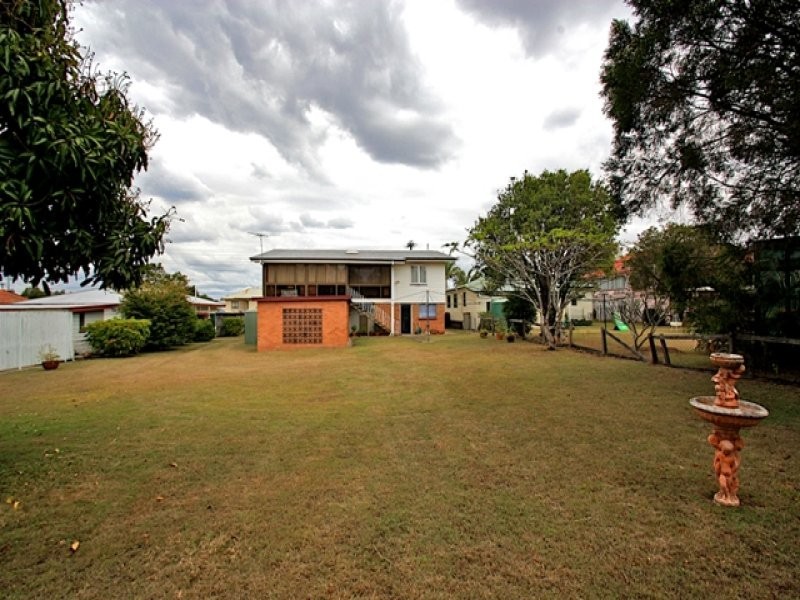 12 Jacaranda Street, East Ipswich QLD 4305