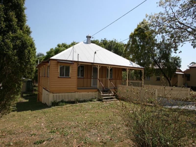 42 Railway Street, Booval QLD 4304