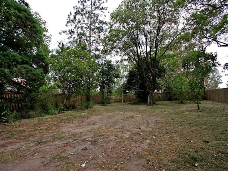15 Station Road, Riverview QLD 4303