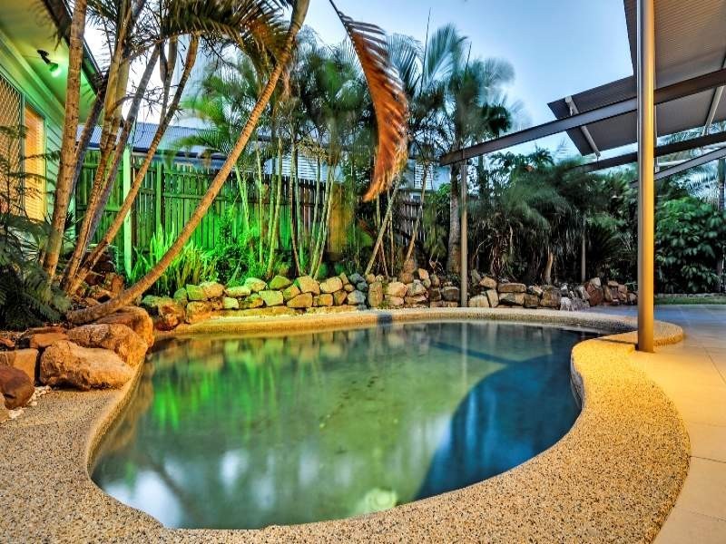 8 Tower Street, Eastern Heights QLD 4305