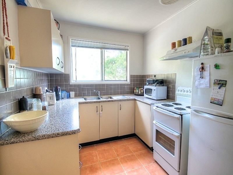 6 Winifred Street, North Booval QLD 4304