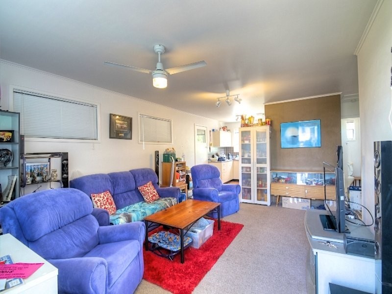 6 Winifred Street, North Booval QLD 4304