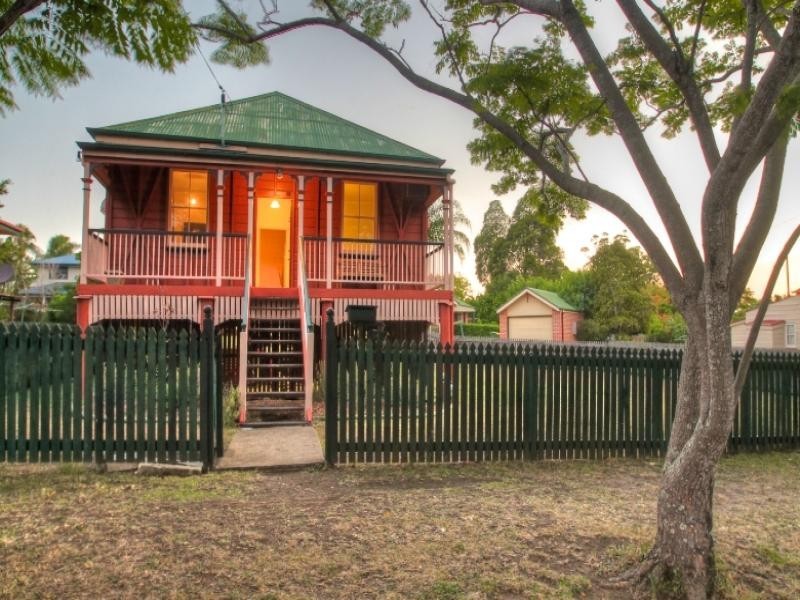 14 Moffatt Street, Ipswich QLD 4305