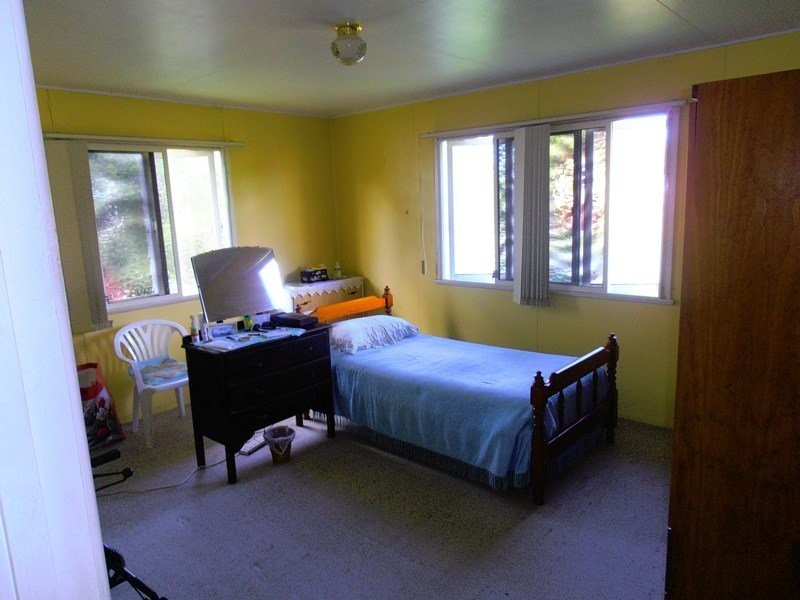 6 James Street, East Ipswich QLD 4305