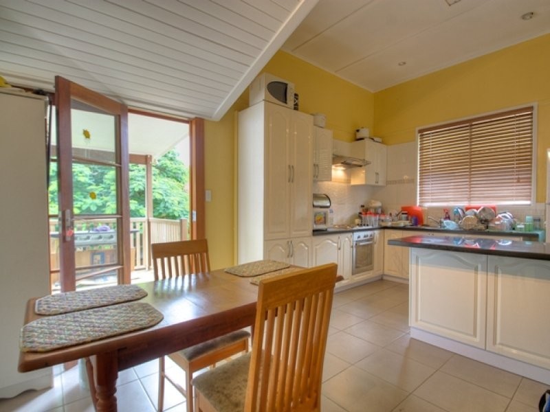 16 Quarry Street, Ipswich QLD 4305