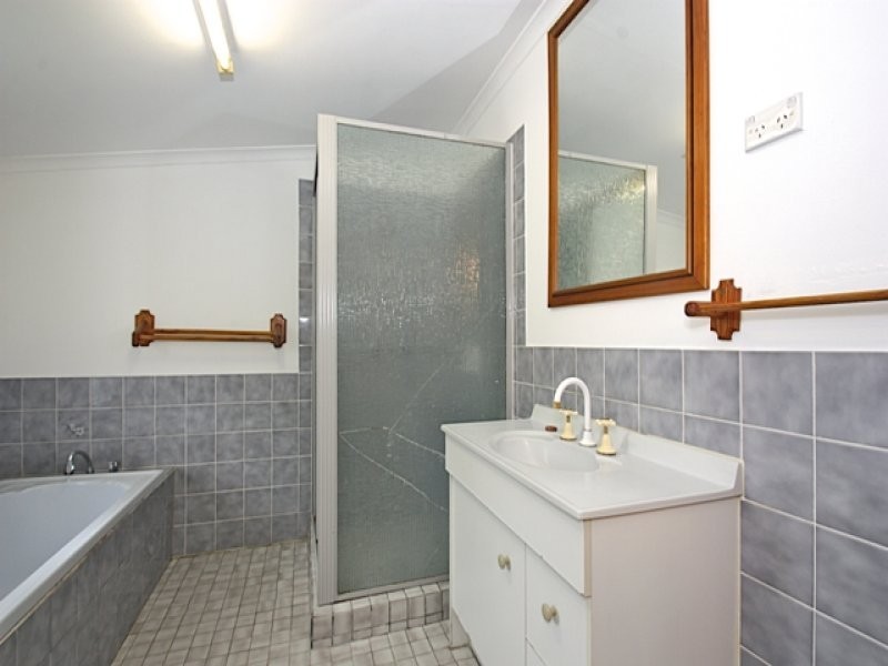 70 Holdsworth Road, North Ipswich QLD 4305