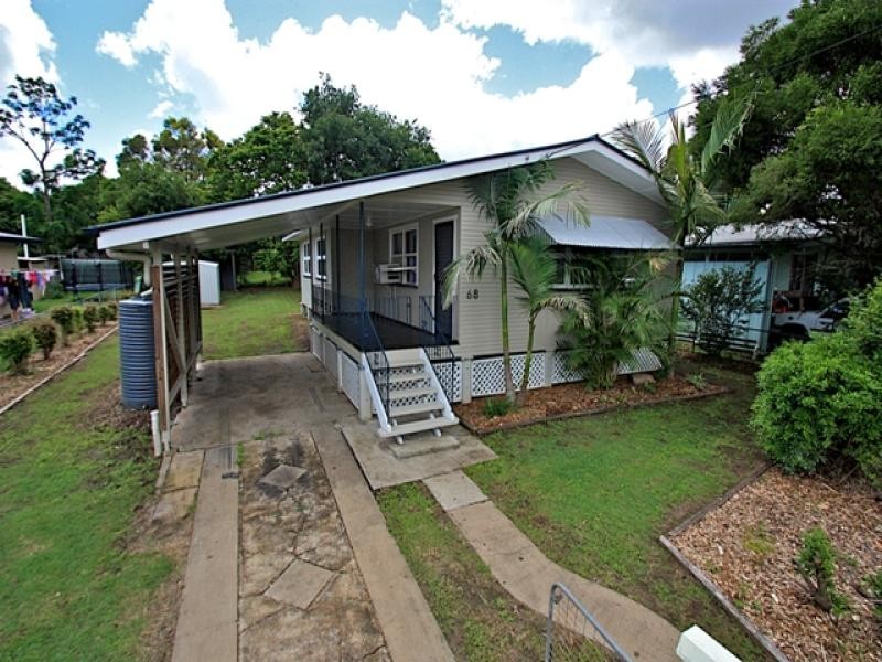 68 Robertson Road, Eastern Heights QLD 4305