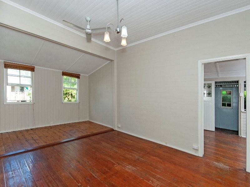 21 Alice Street, Silkstone QLD 4304