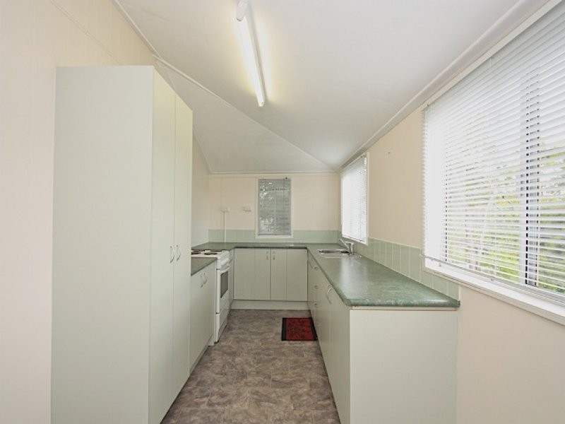 28 Moffatt Street, Ipswich QLD 4305