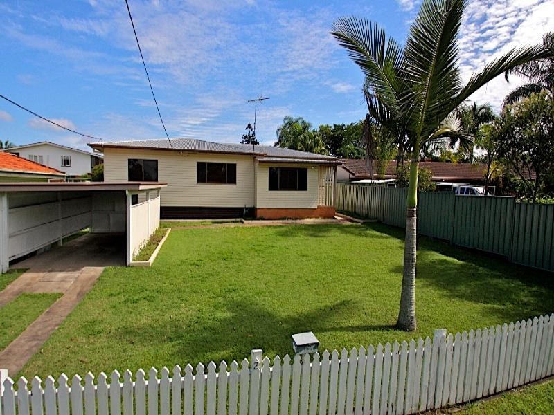 2 Leslie Street, East Ipswich QLD 4305