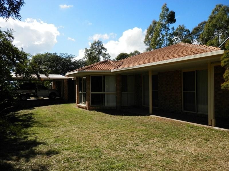 84 Flinders Street, Peak Crossing QLD 4306