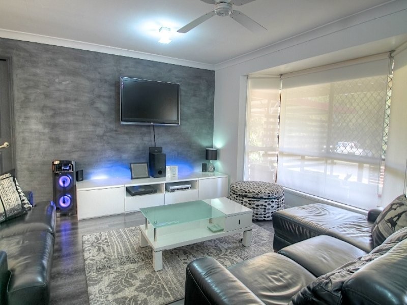 37 Sealy Street, Silkstone QLD 4304