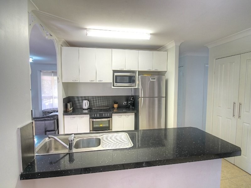 37 Sealy Street, Silkstone QLD 4304