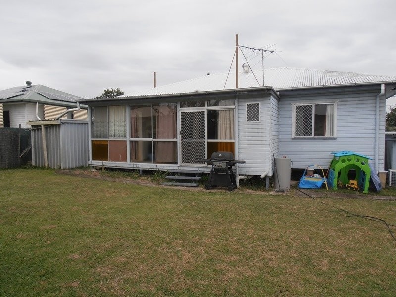 6 Huish Street, Eastern Heights QLD 4305