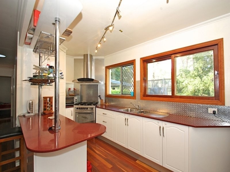 443 Brisbane Valley Highway, Pine Mountain QLD 4306