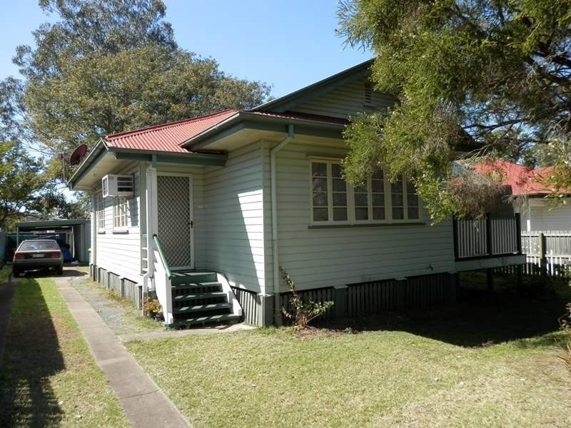 17 Ernest Street, Leichhardt QLD 4305