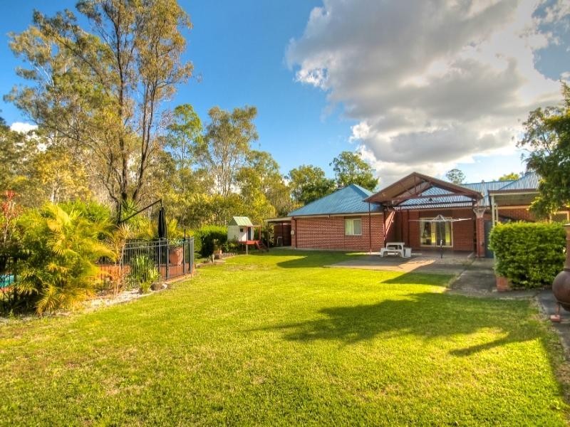 30 Craigerne Court, Chuwar QLD 4306