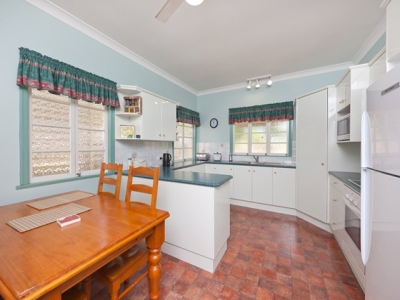 10 Ferguson Street, North Ipswich QLD 4305