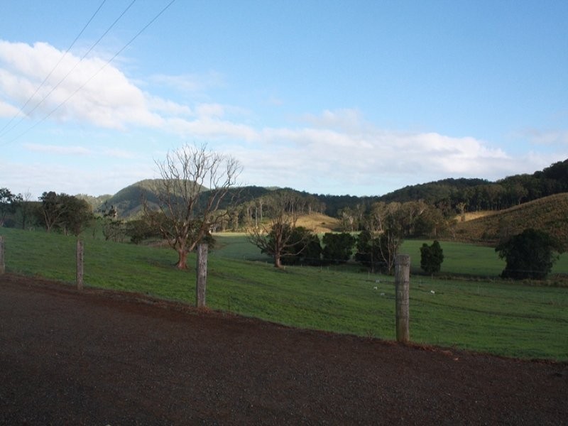 700 Neusavale Road, Neusa Vale QLD 4570