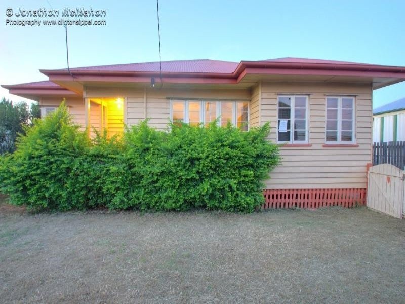 14 Casey Street, Leichhardt QLD 4305