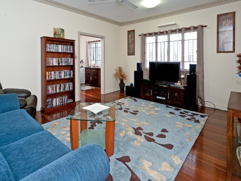 76 Pine Street, North Ipswich QLD 4305