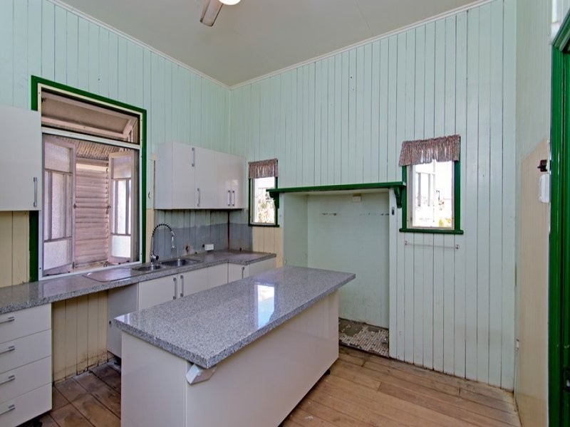4 Merton Street, East Ipswich QLD 4305