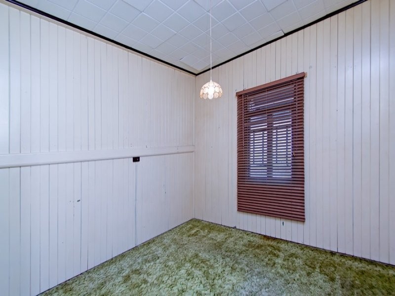 4 Merton Street, East Ipswich QLD 4305