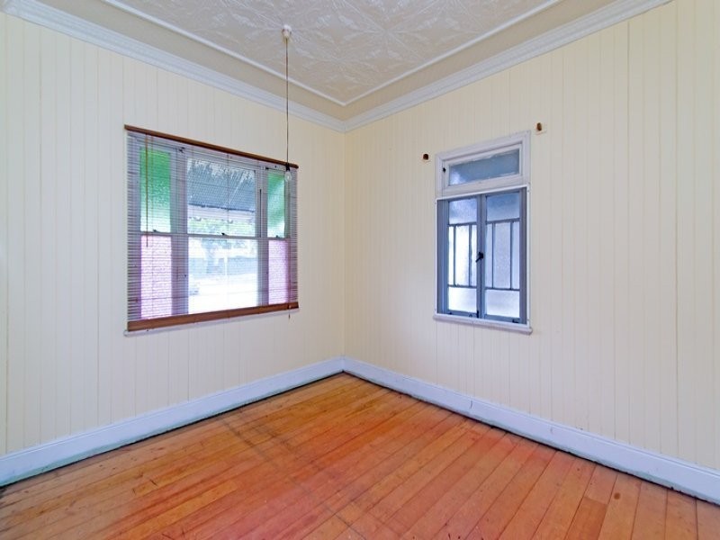 4 Merton Street, East Ipswich QLD 4305