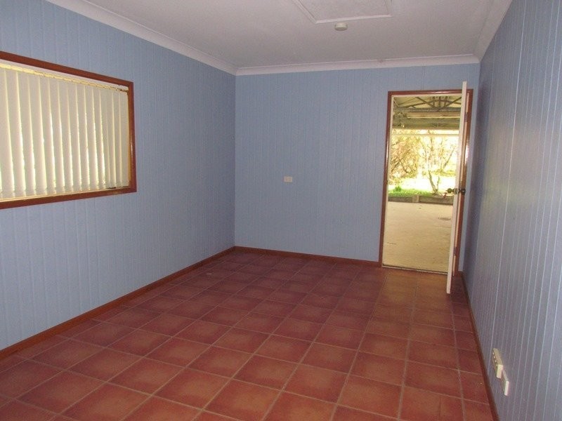 84 Flinders Street, Peak Crossing QLD 4306