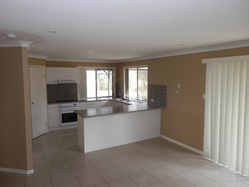 84 Flinders Street, Peak Crossing QLD 4306