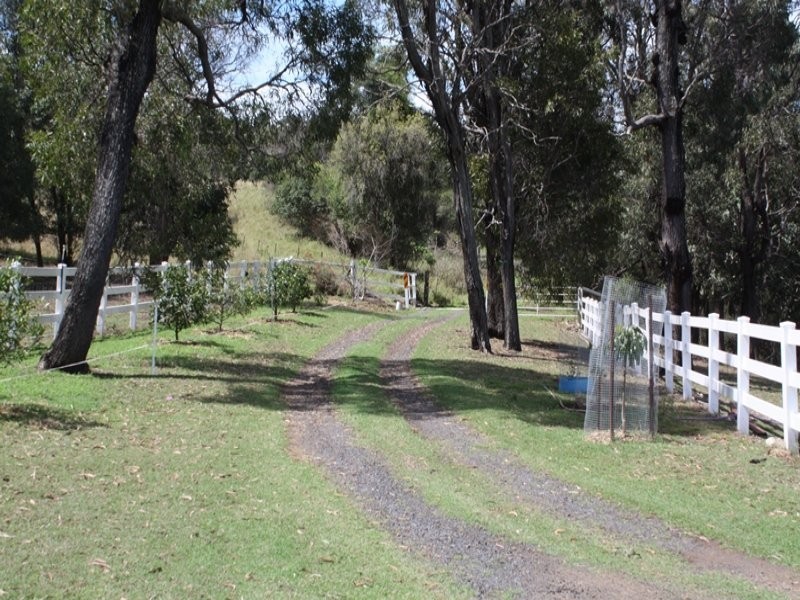 141 Strasburgs Road, Lark Hill QLD 4306