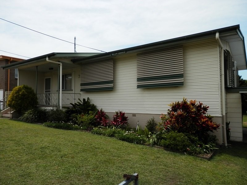 24 Robertson Road, Eastern Heights QLD 4305