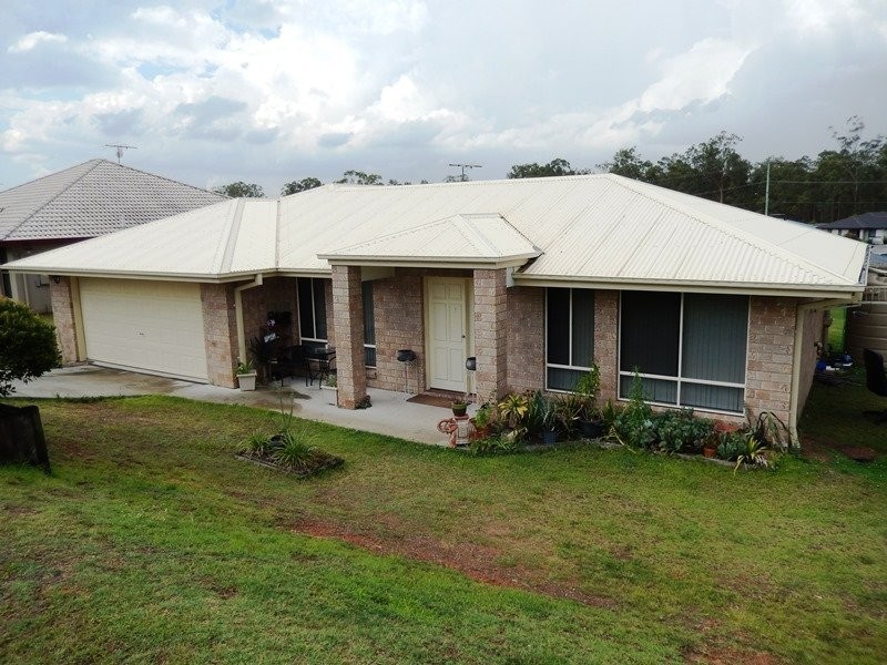 27 Eric Drive, Blackstone QLD 4304