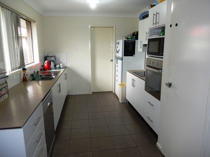 27 Eric Drive, Blackstone QLD 4304