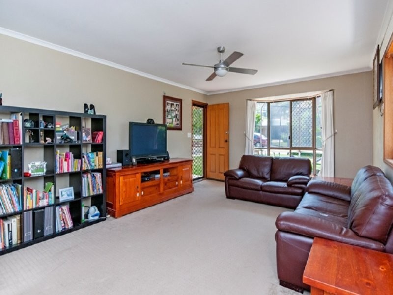 6 Brolga Ct, Bundamba QLD 4304