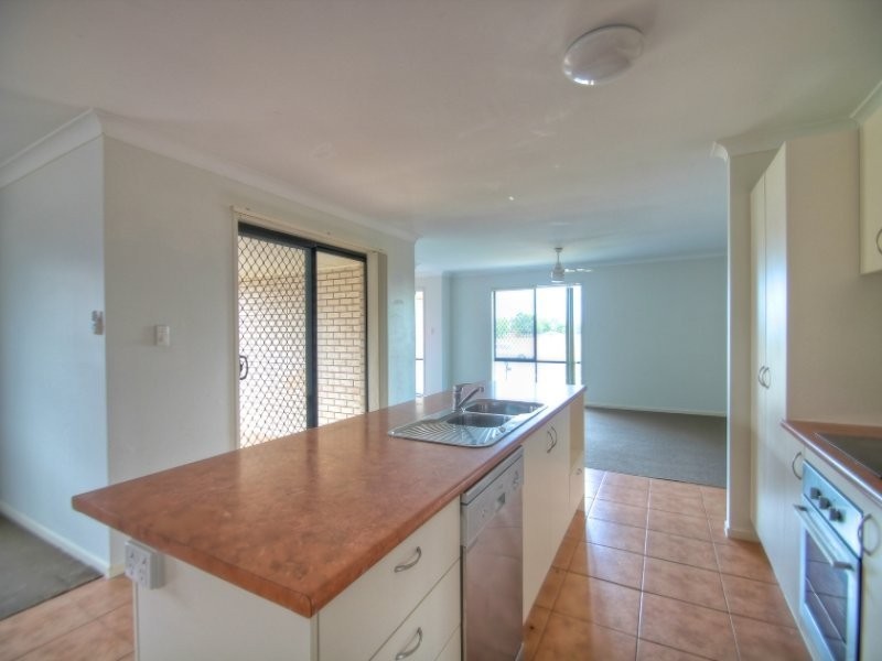 8 Sea Eagle Drive, Lowood QLD 4311