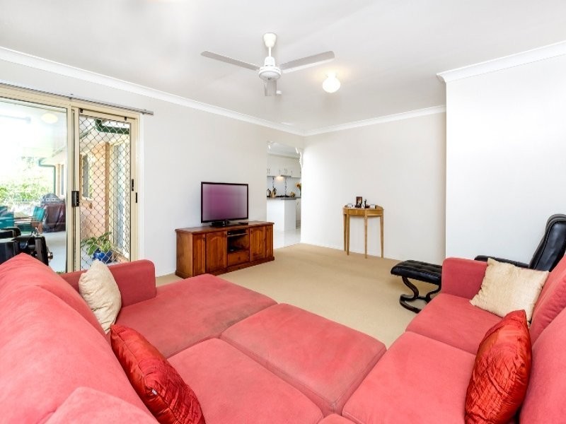 10 John Staines Crescent, North Ipswich QLD 4305