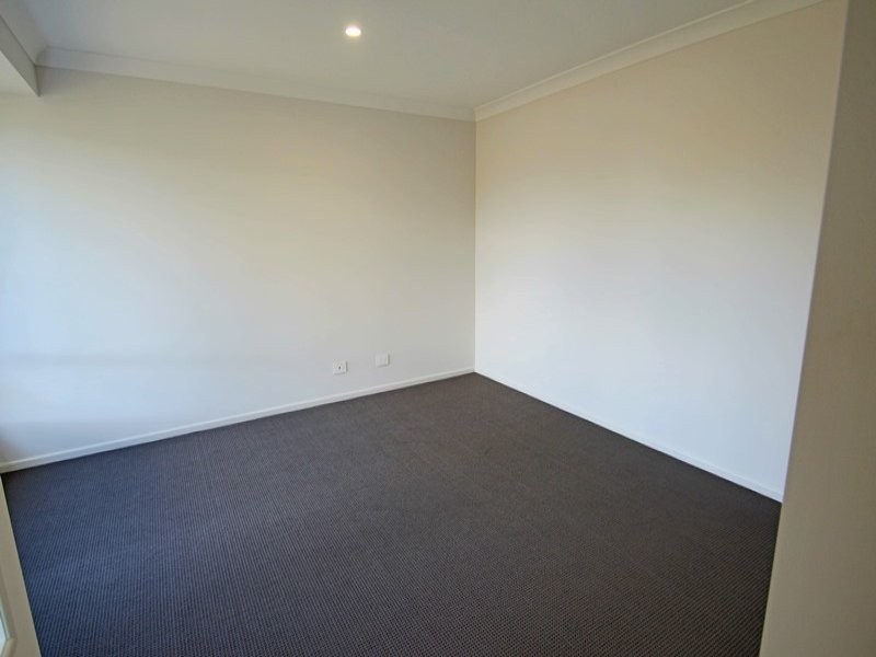 17 Hall Street, Peak Crossing QLD 4306