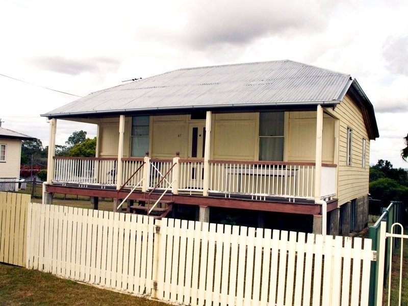 57 Holdsworth Rd, North Ipswich QLD 4305