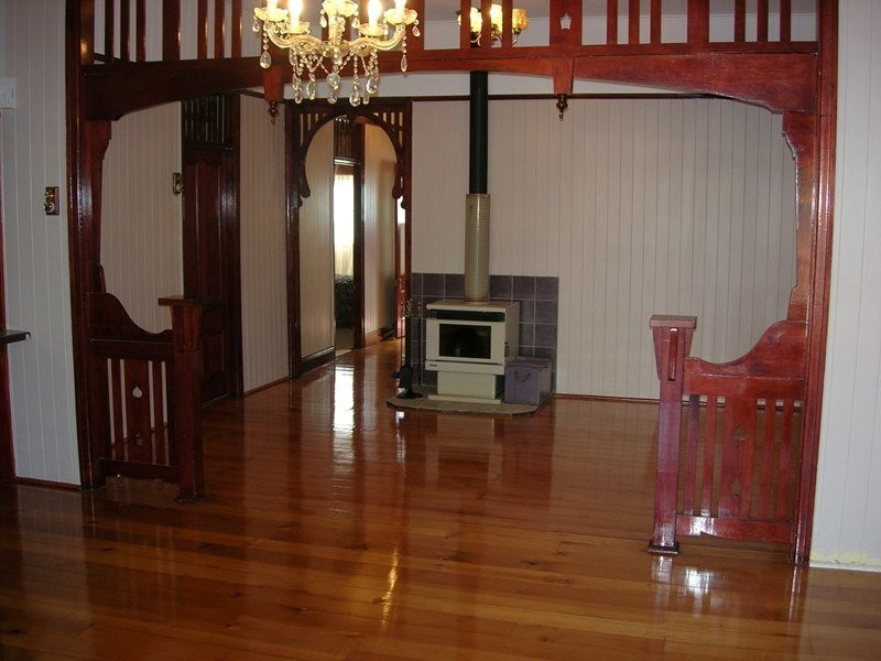 13 Stuart Street, Eastern Heights QLD 4305