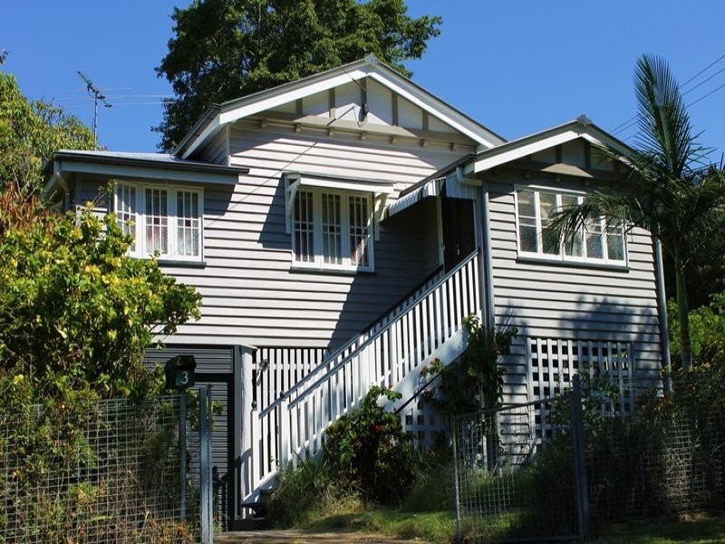 3 Chelmsford Avenue, Ipswich QLD 4305