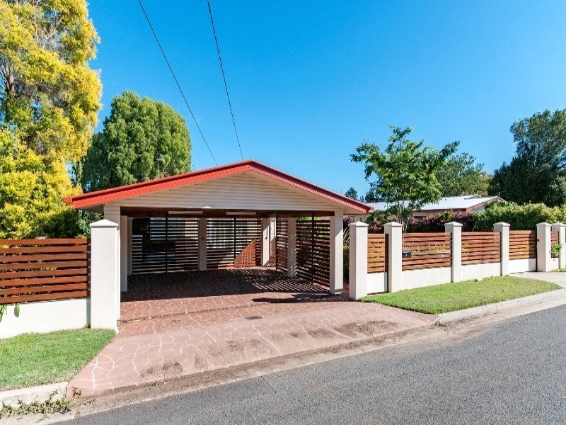 5 Menzies Lane, Eastern Heights QLD 4305
