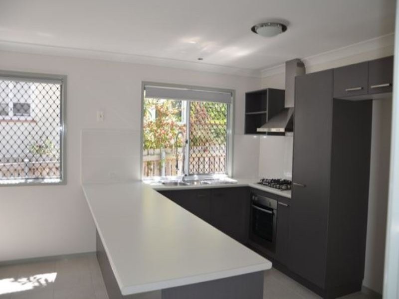 2/16 Coverack Street, Leichhardt QLD 4305