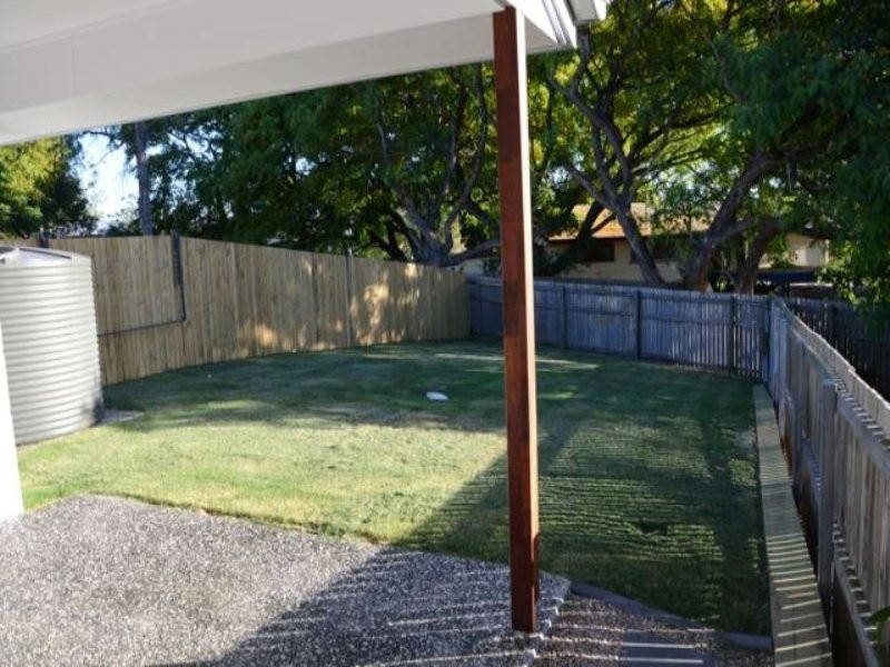 2/16 Coverack Street, Leichhardt QLD 4305