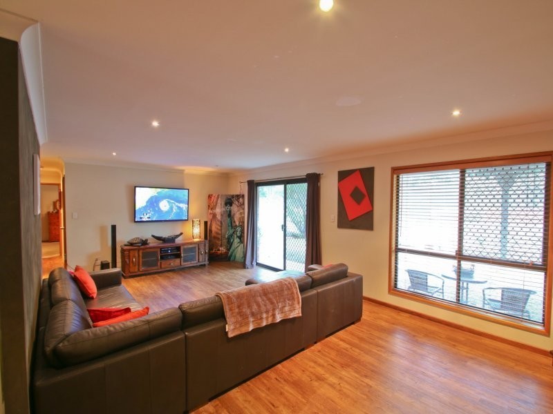 107 Mary Street, Blackstone QLD 4304