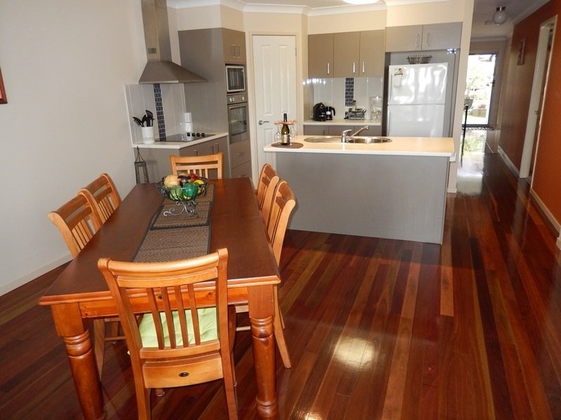 Unit 1 47 Braeside Rd, Bundamba QLD 4304