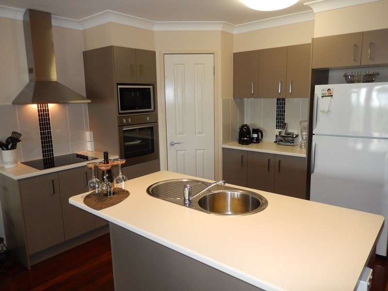 Unit 1 47 Braeside Rd, Bundamba QLD 4304