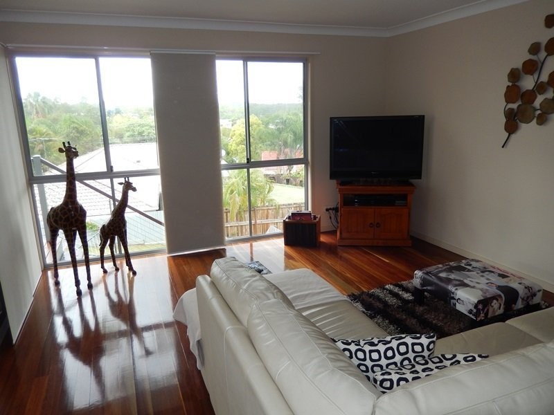 Unit 1 47 Braeside Rd, Bundamba QLD 4304