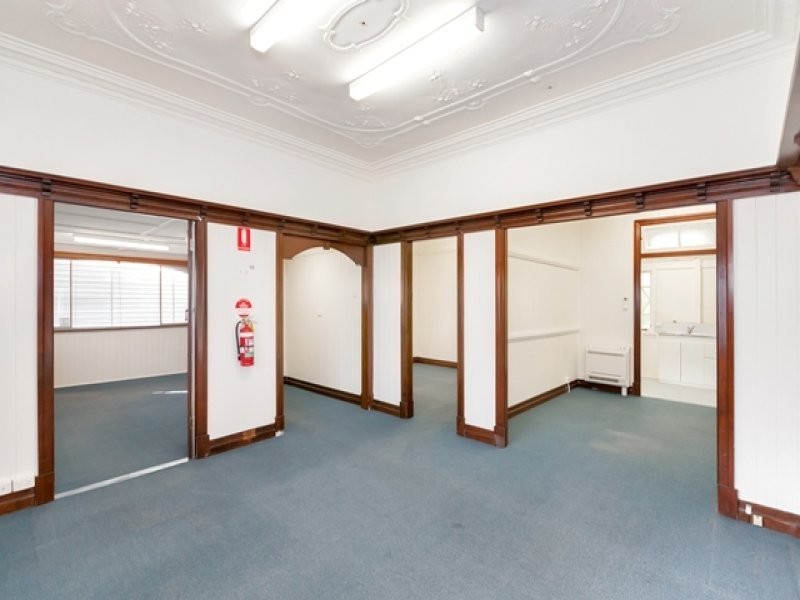 83 Brisbane Road, Newtown QLD 4305