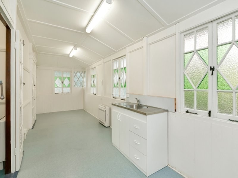 83 Brisbane Road, Newtown QLD 4305